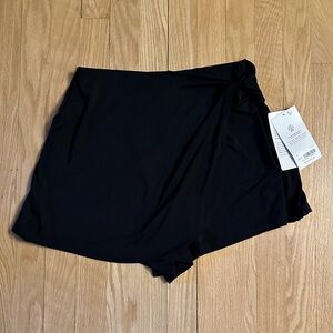 ATHLETA NWT Black Release Mini Skort, Size M